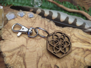 Schlüsselanhänger Hexagon Seed of Life Design aus Kirschholz, Lasercut Schlüssel Anhänger