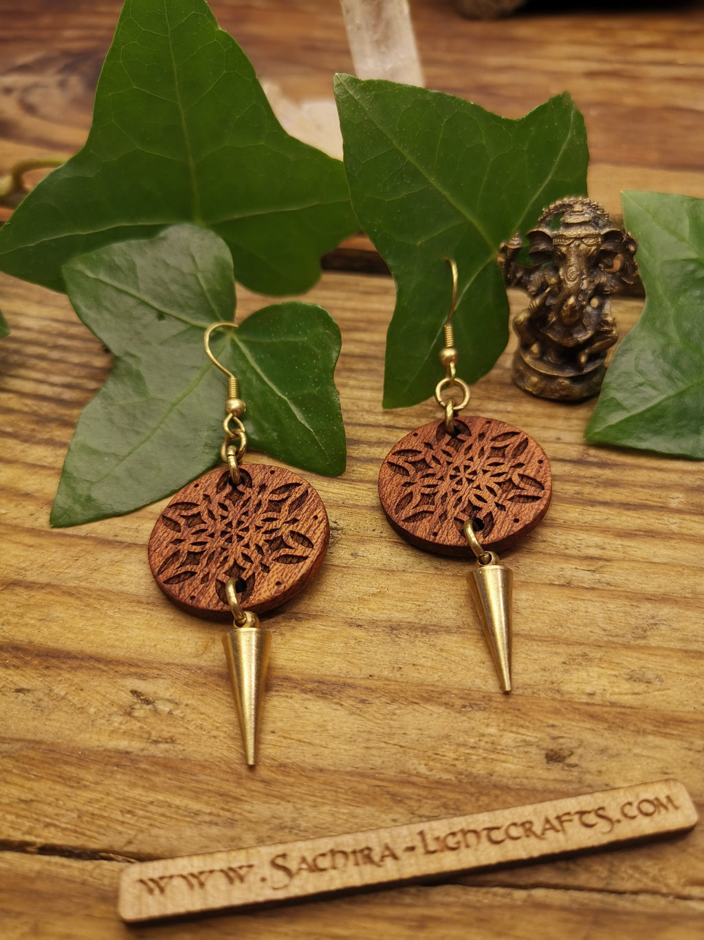 Mahagoni Holz Ohrringe mit marokkanischem Muster ~*~  Lasercut hölzerner Schmuck, leichte Mandala Heilige Geometrie Muster
