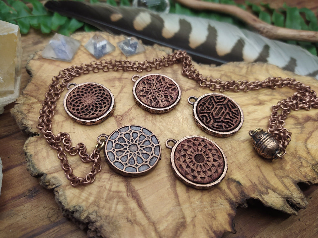 Mahagonie Holz Halskette in Kupfer Messing Rückseite ~*~ Keltisches Kraft symbol Anhänger