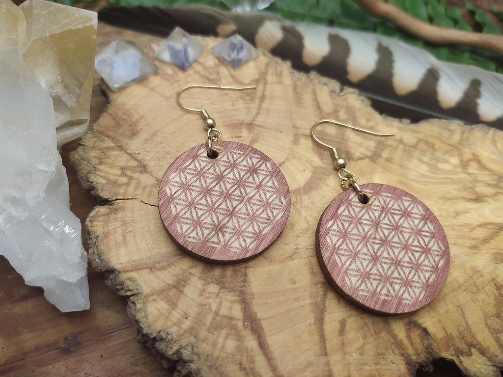 Rote Birkenholz Holz Ohrringe mit gravierter Lebensblume ~*~ Lasercut Schmuck